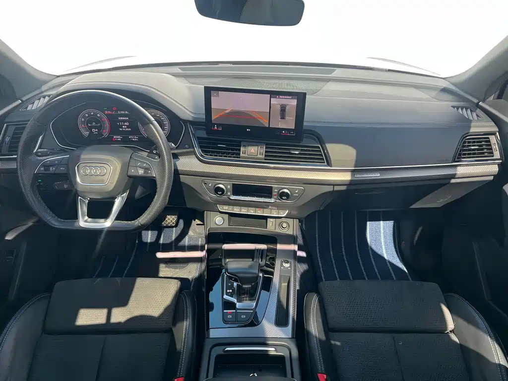 Audi Q5L Sportback — фото 6
