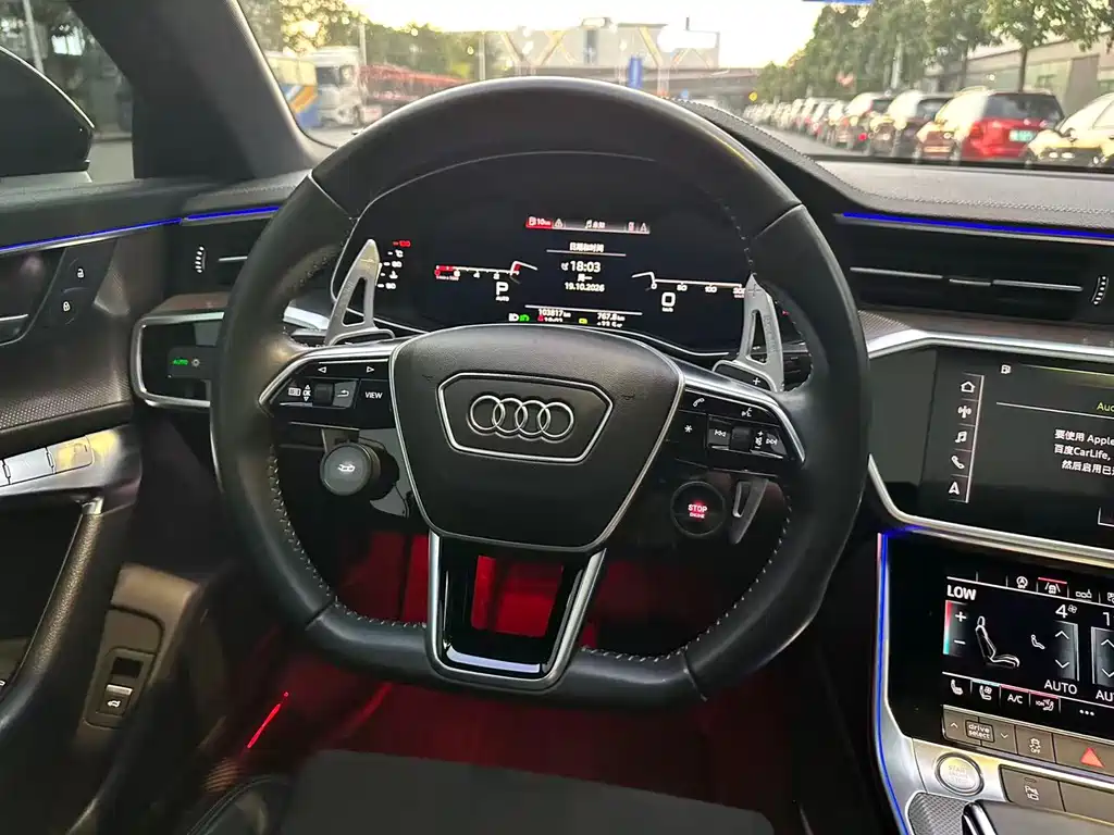 Audi A6L — фото 11