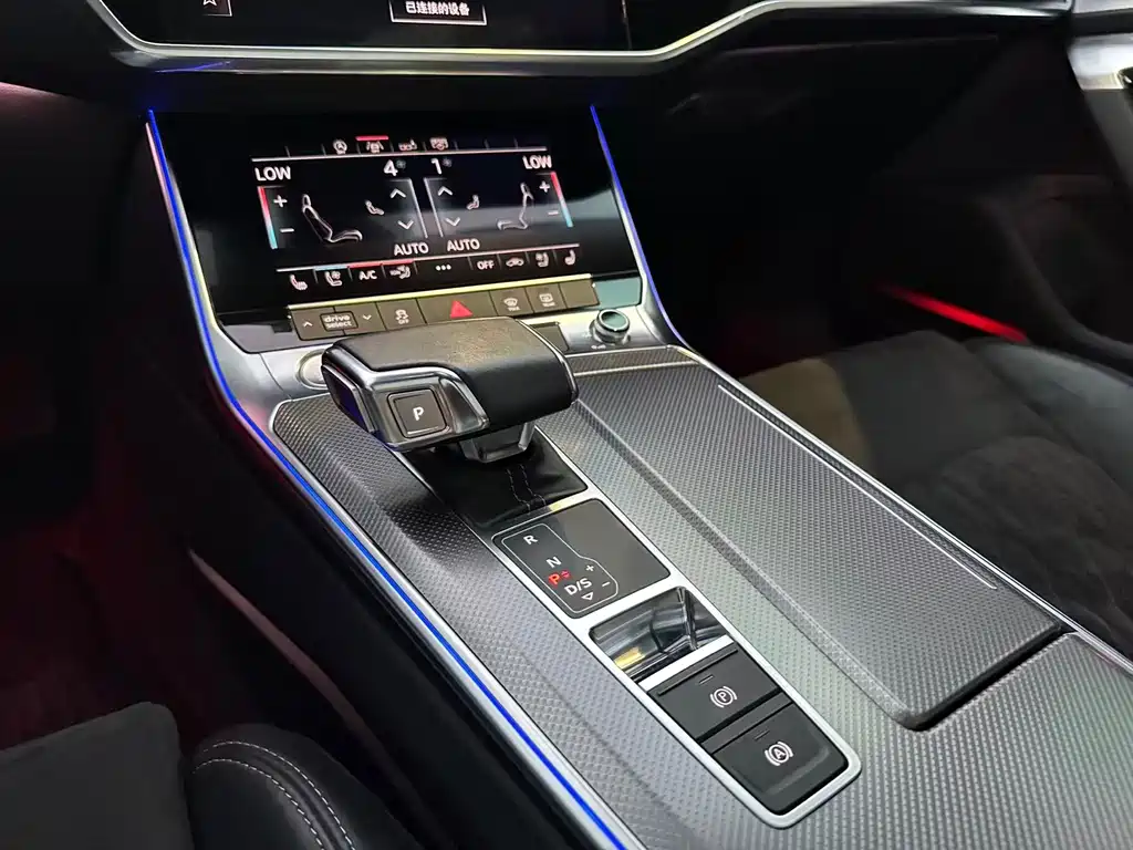 Audi A6L — фото 15