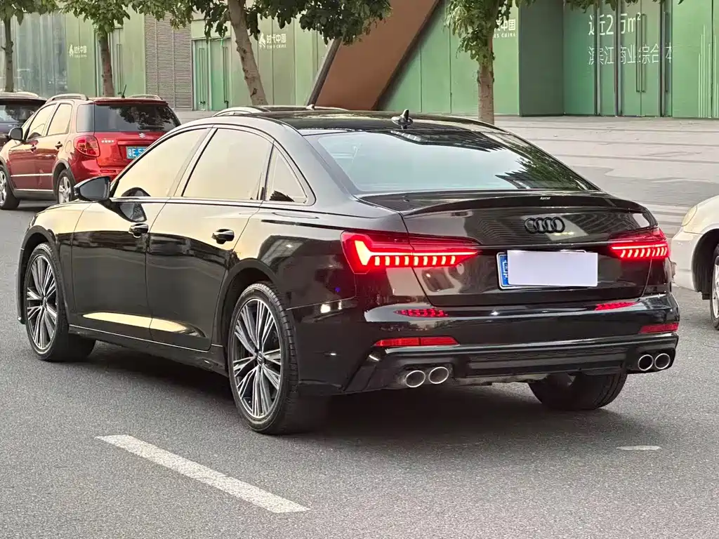 Audi A6L — фото 19
