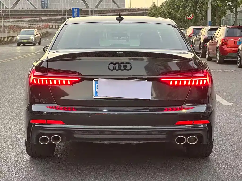 Audi A6L — фото 20