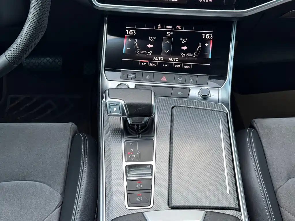 Audi A6L — фото 14
