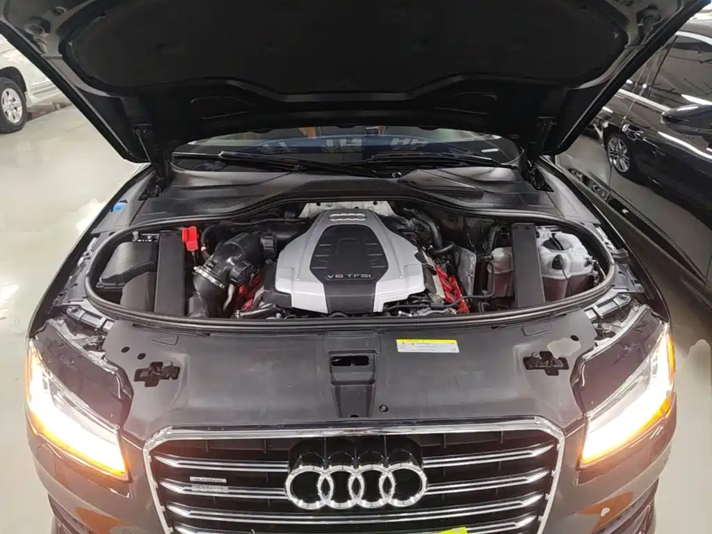 Audi A8 — фото 19