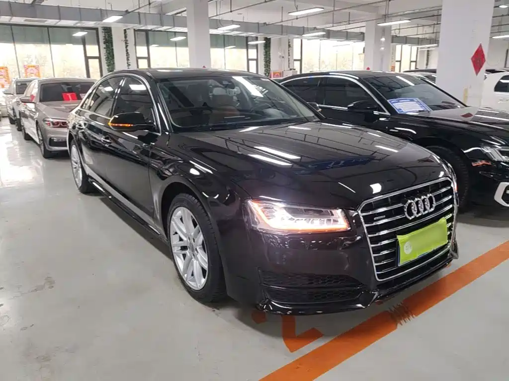 Audi A8 — фото 3