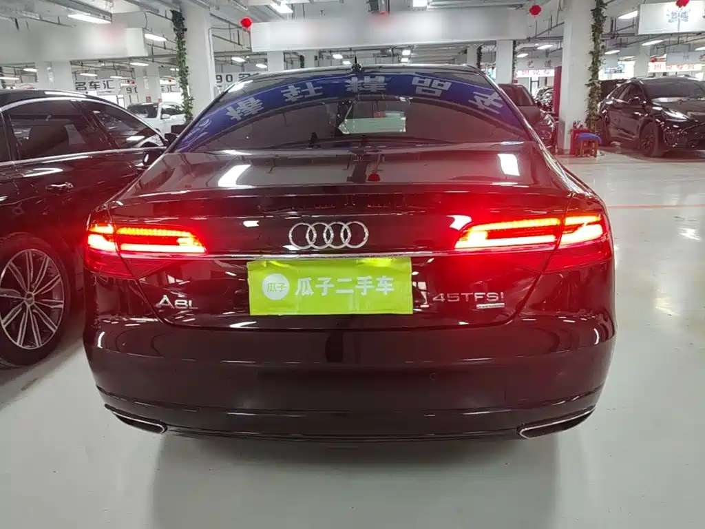 Audi A8 — фото 5