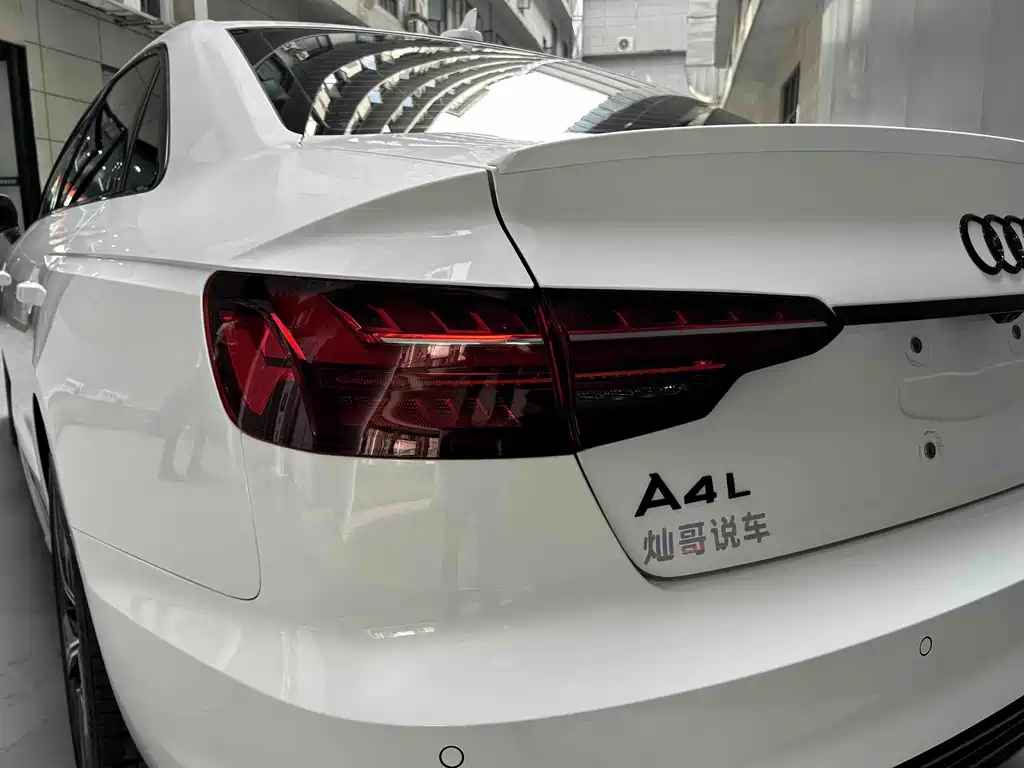 Audi A4L — фото 7