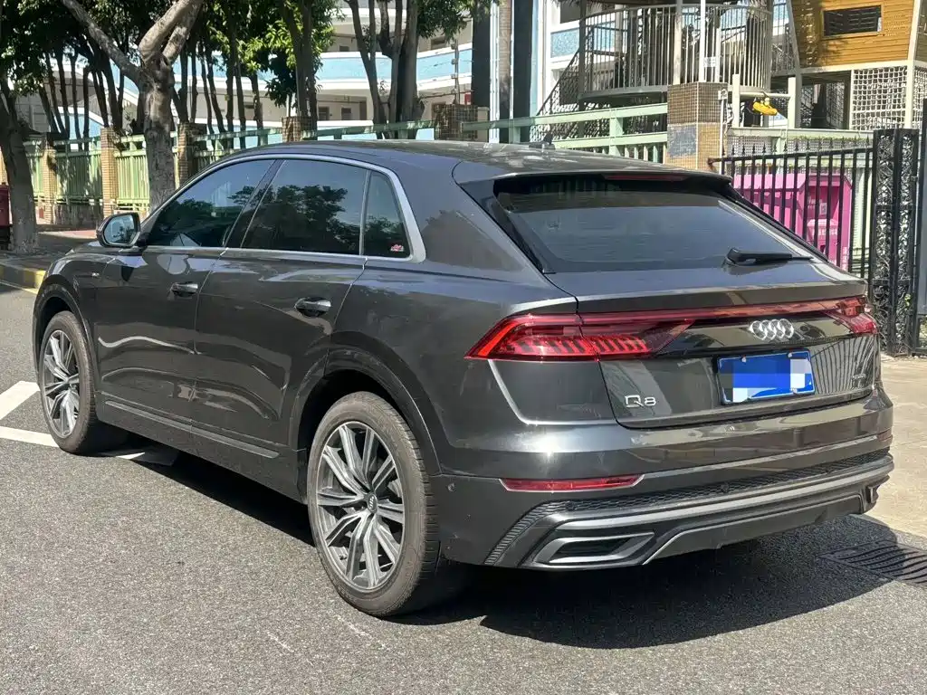 Audi Q8 — фото 8