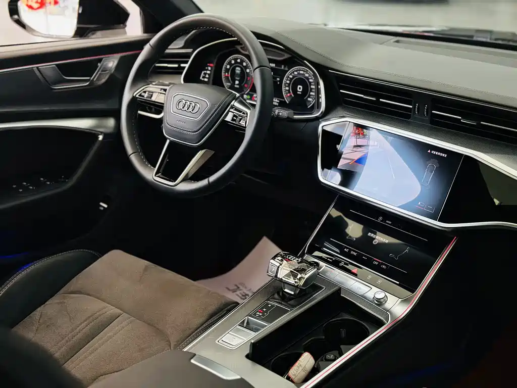Audi A6L — фото 8