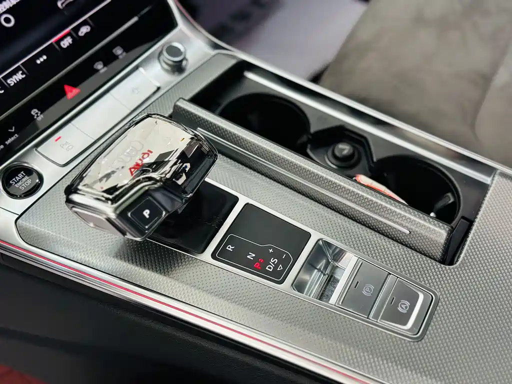 Audi A6L — фото 9