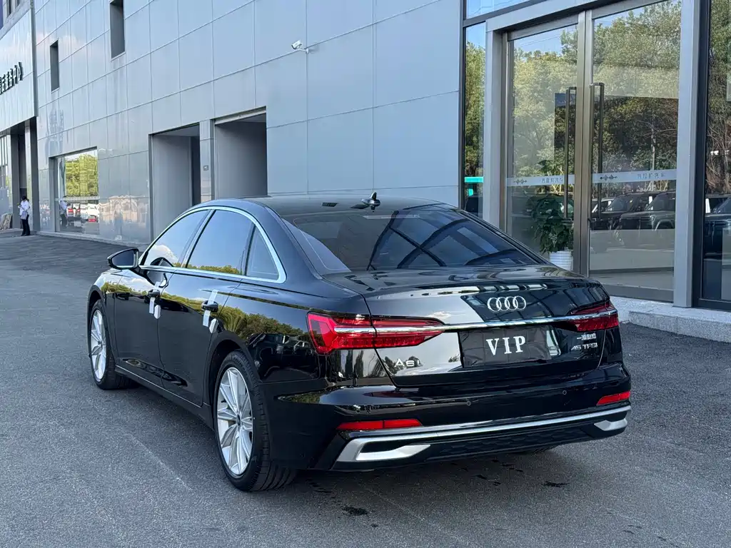 Audi A6L — фото 20
