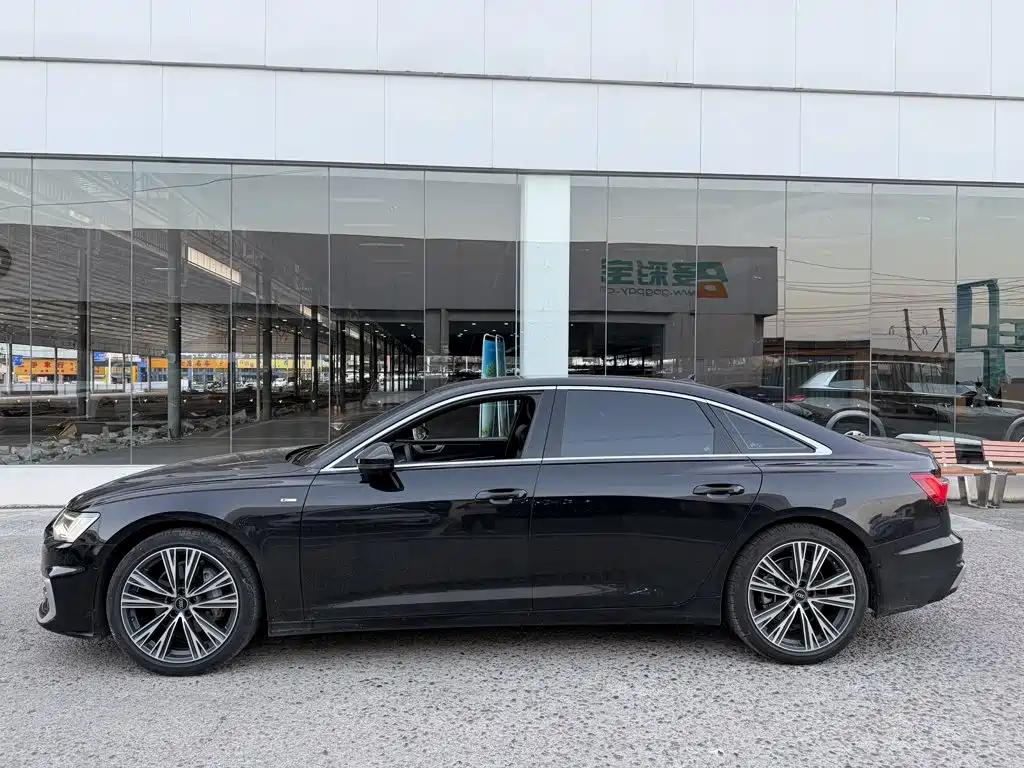 Audi A6L — фото 9