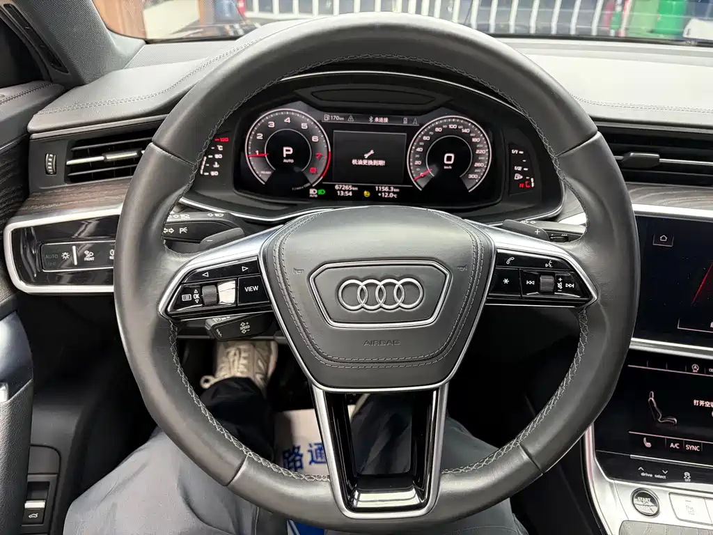 Audi A6L — фото 10