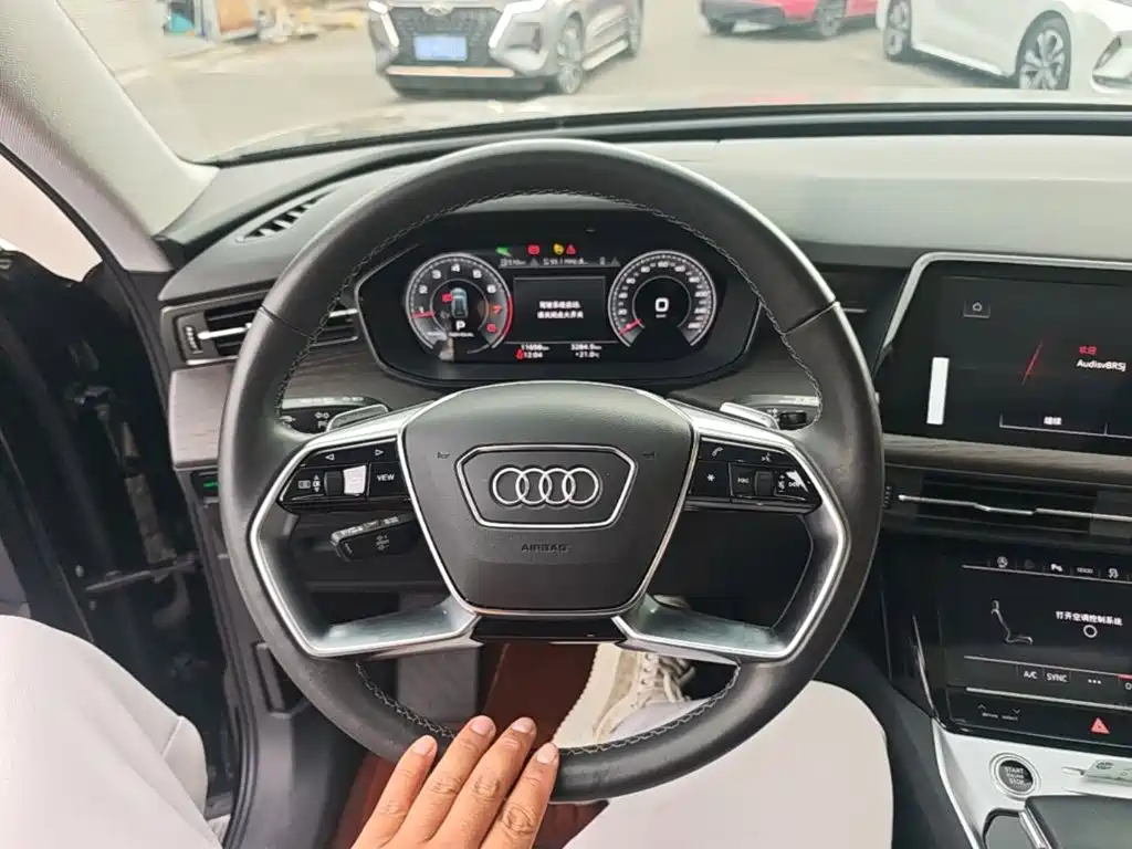 Audi Q6 — фото 10