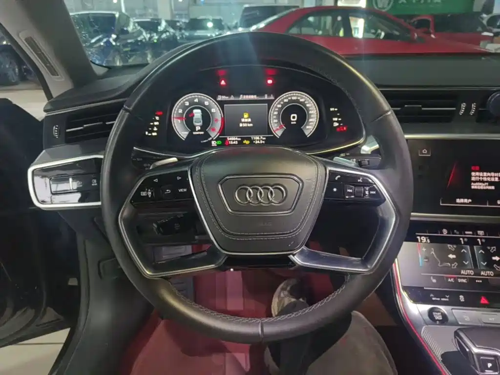Audi A7L — фото 10
