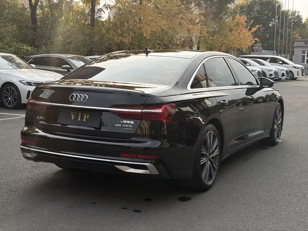 Audi A6L — фото 20