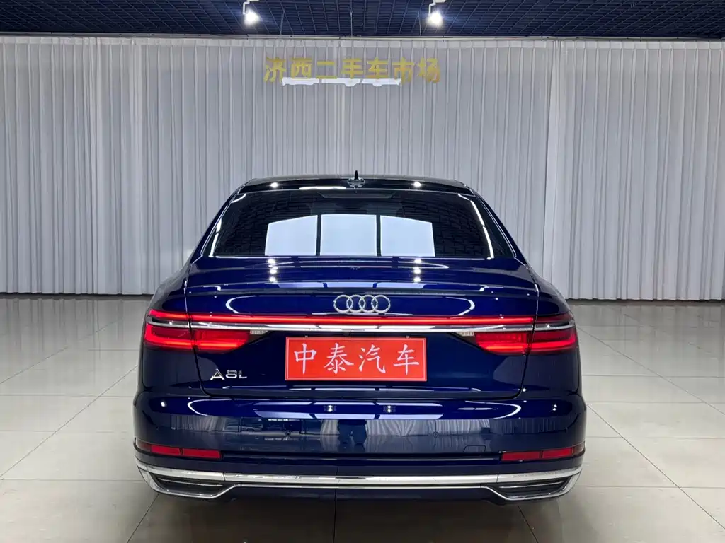 Audi A8 — фото 5
