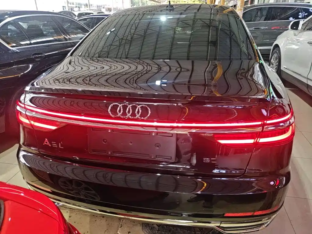 Audi A8 — фото 5