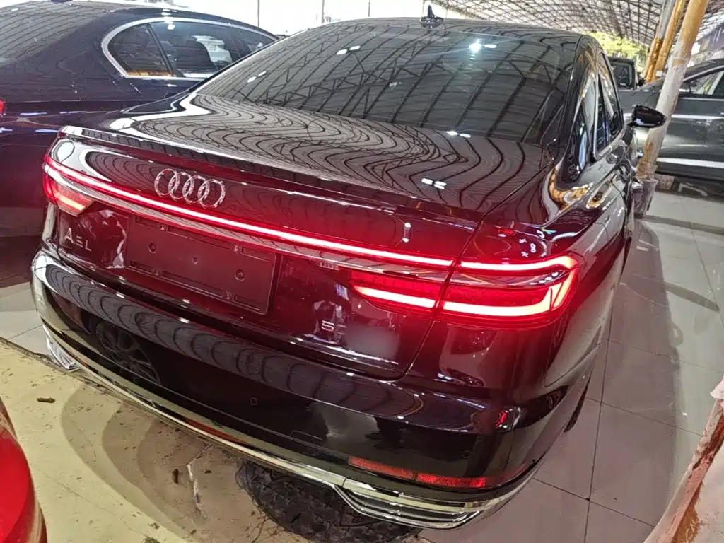 Audi A8 — фото 6