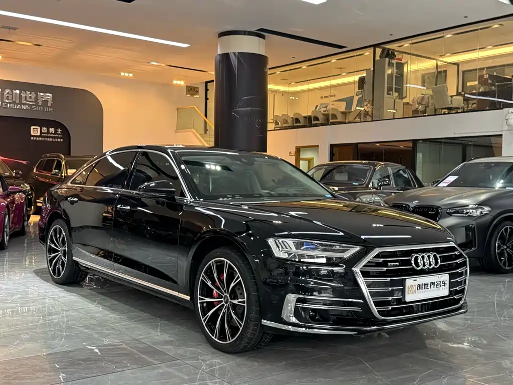 Audi A8 — фото 3