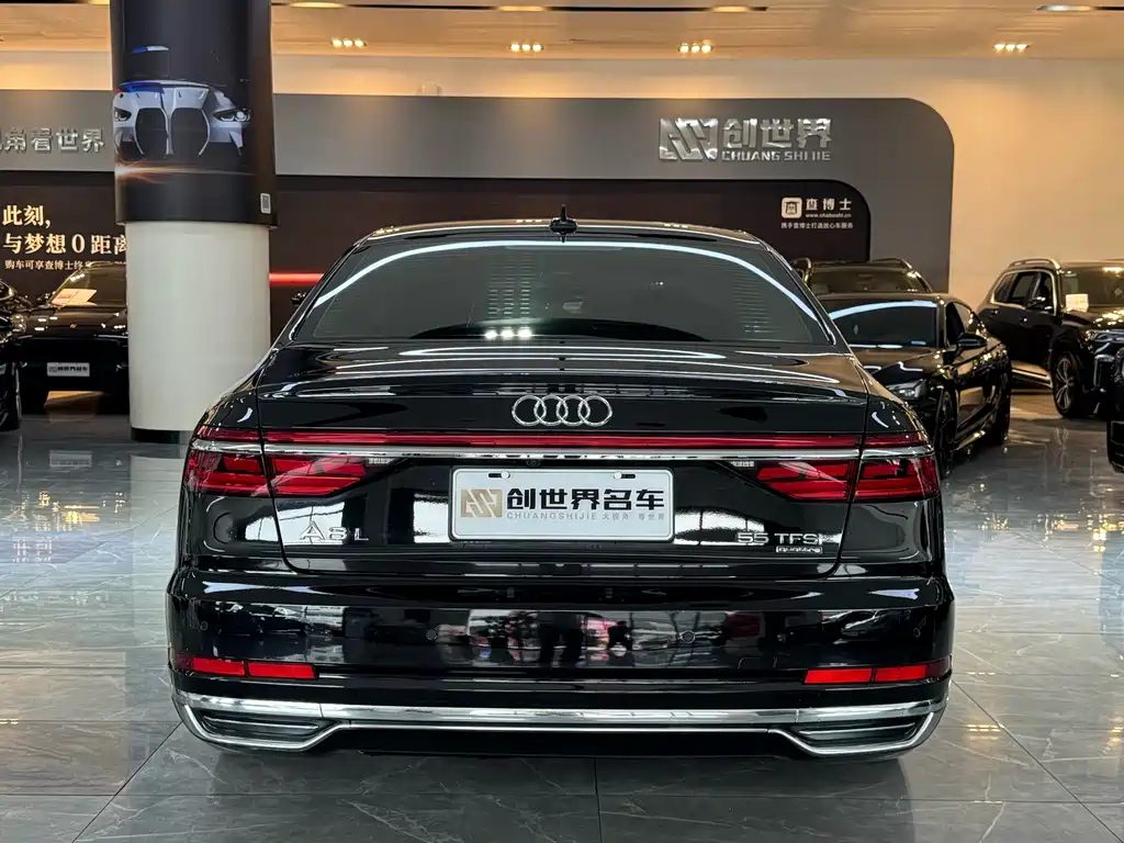 Audi A8 — фото 5