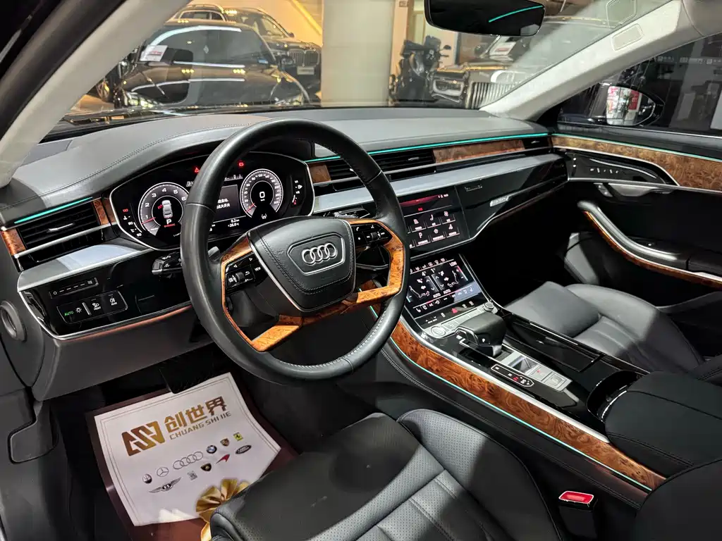 Audi A8 — фото 8