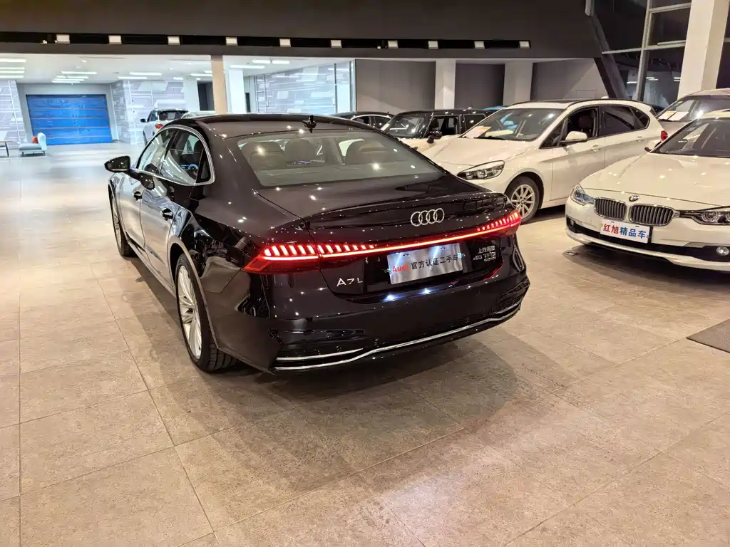 Audi A7L — фото 20