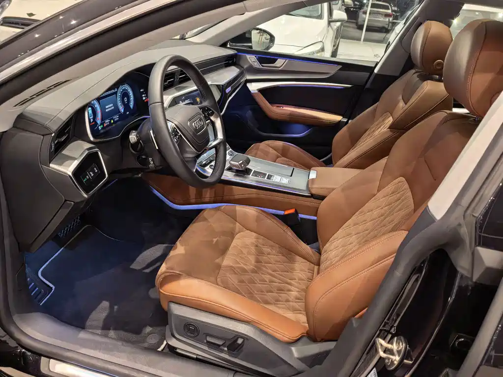 Audi A7L — фото 5