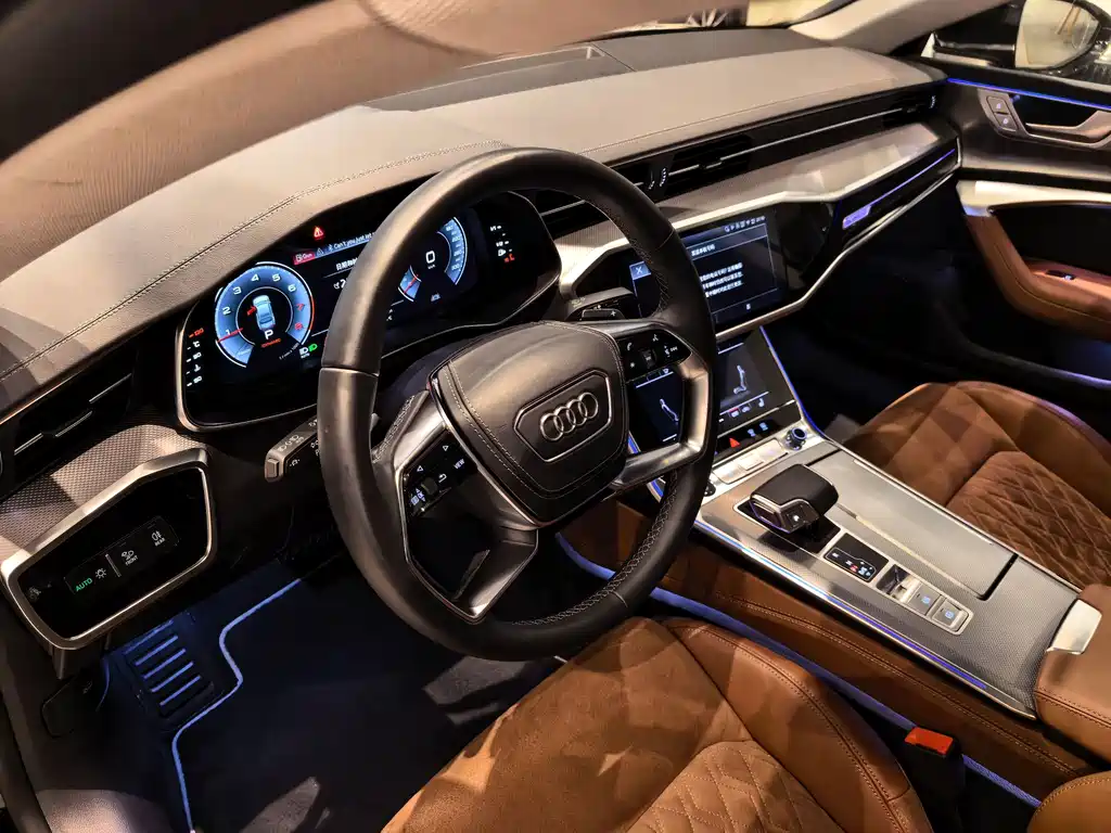Audi A7L — фото 8