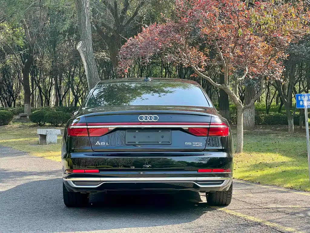 Audi A8 — фото 4