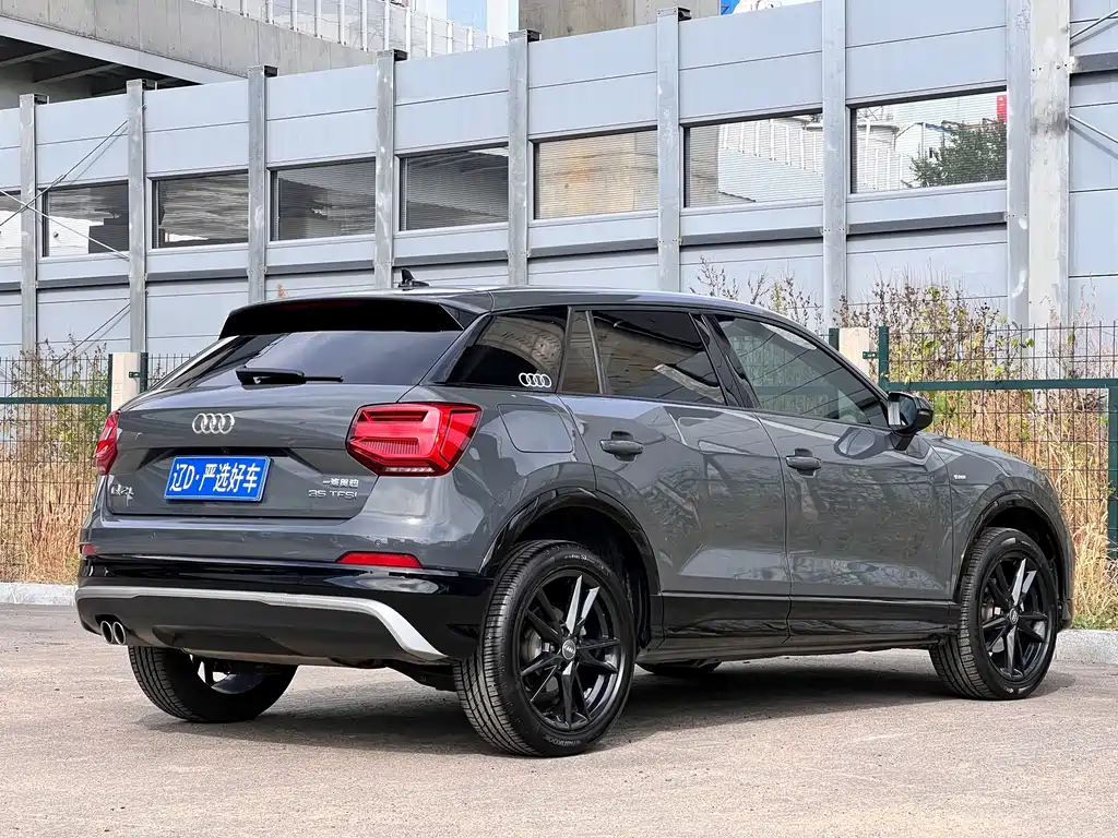 Audi Q2L — фото 4