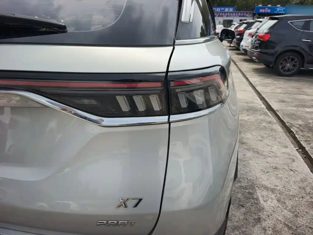 BAIC X7 — фото 7