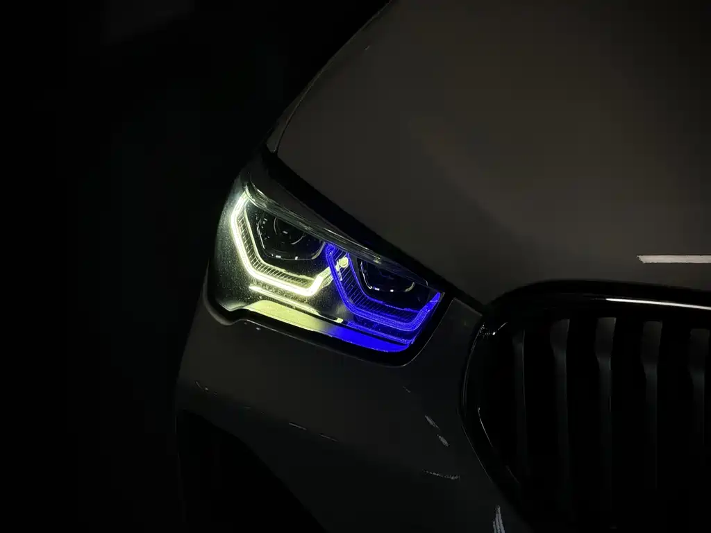 BMW X1 — фото 8