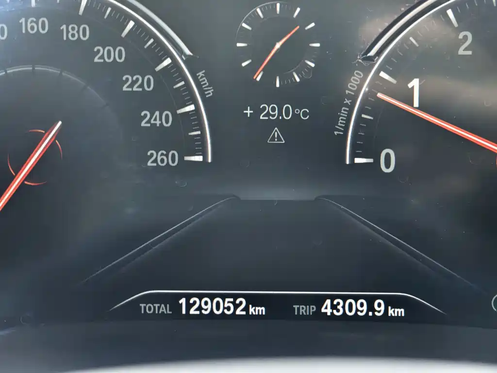 BMW 5 Series — фото 15