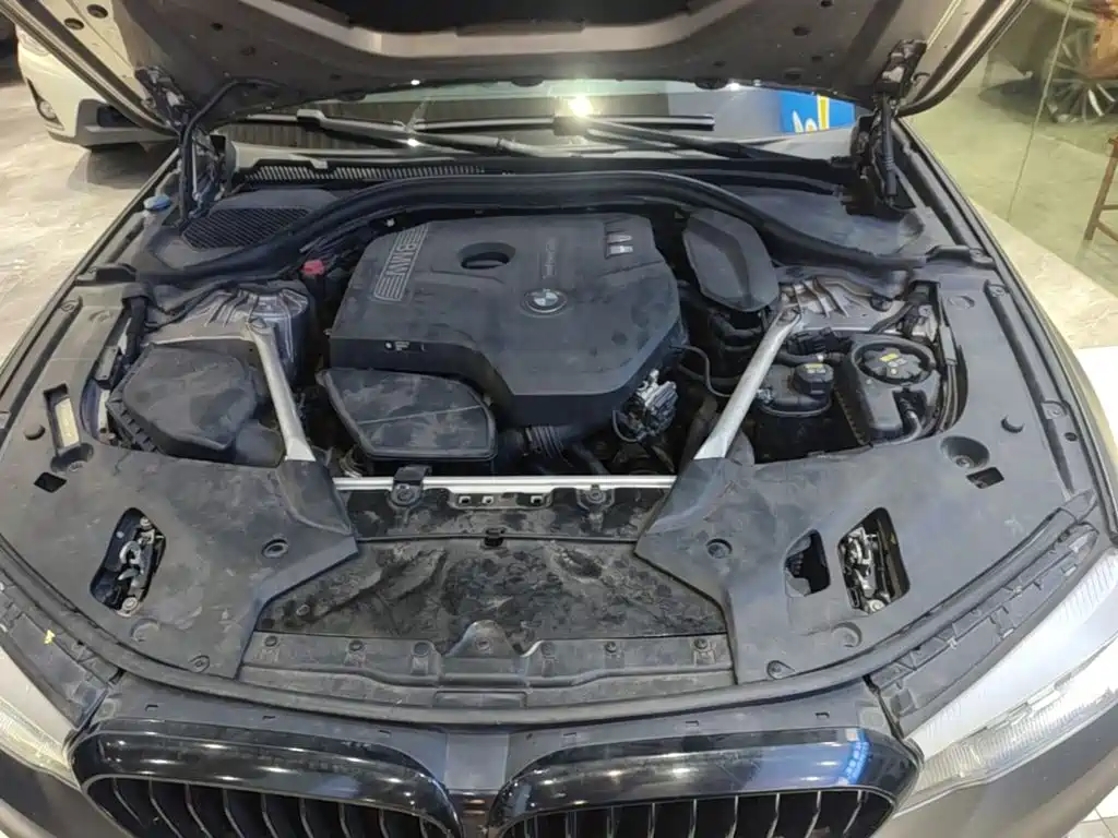 BMW 5 Series — фото 19