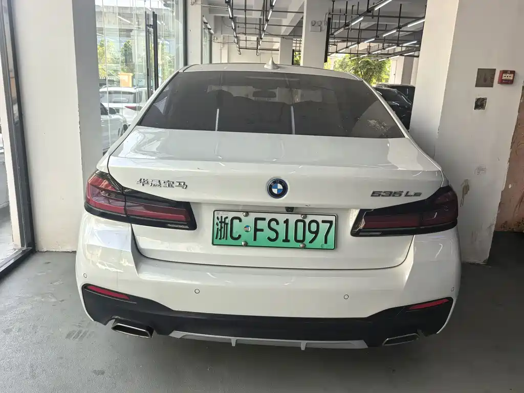 BMW 5 Series New Energy — фото 11