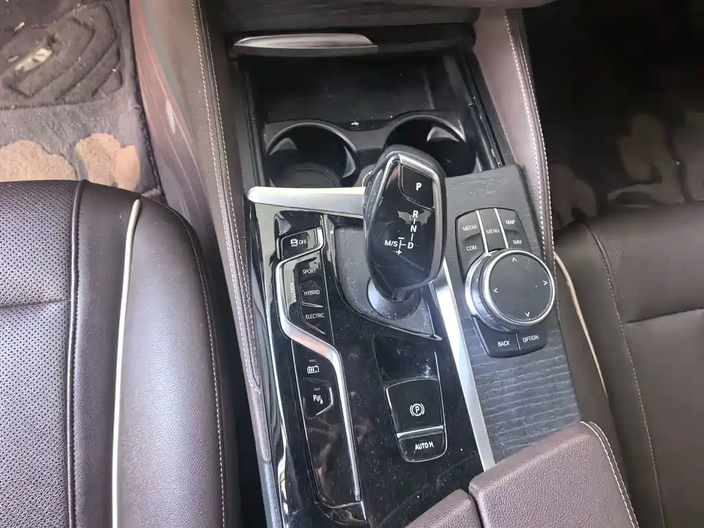 BMW 5 Series New Energy — фото 17