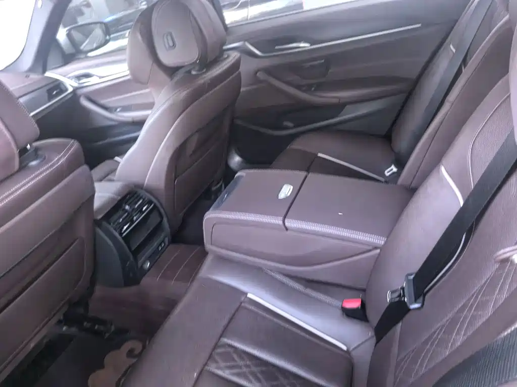 BMW 5 Series New Energy — фото 20