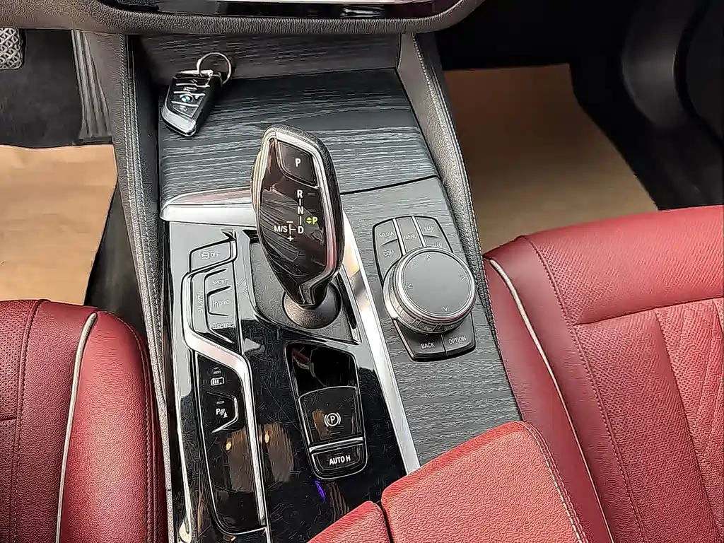 BMW 5 Series New Energy — фото 11