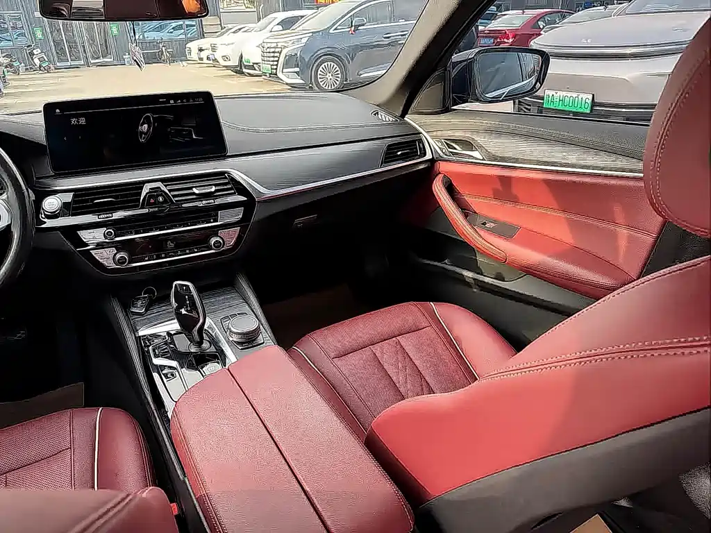 BMW 5 Series New Energy — фото 17