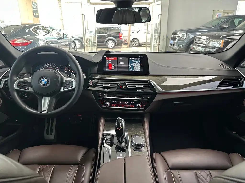 BMW 5 Series (Import) — фото 46