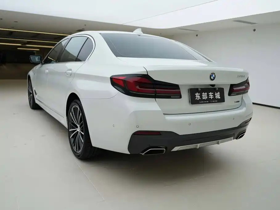 BMW 5 Series — фото 4