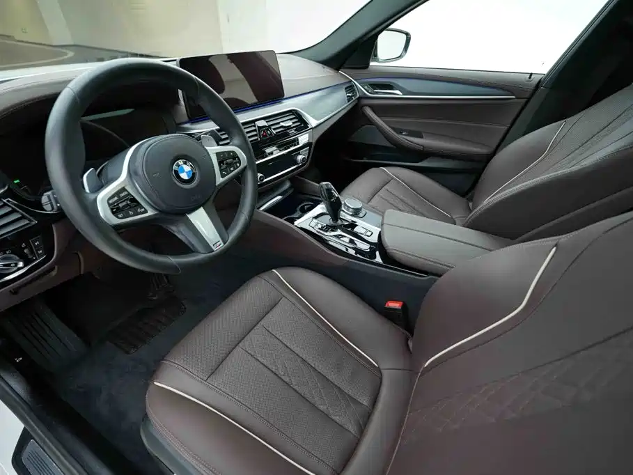 BMW 5 Series — фото 9