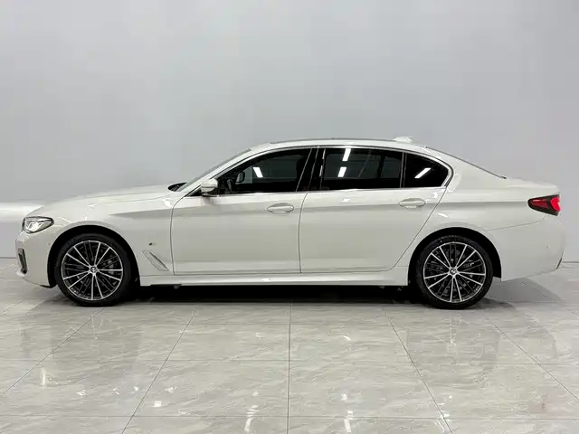 BMW 5 Series — фото 2