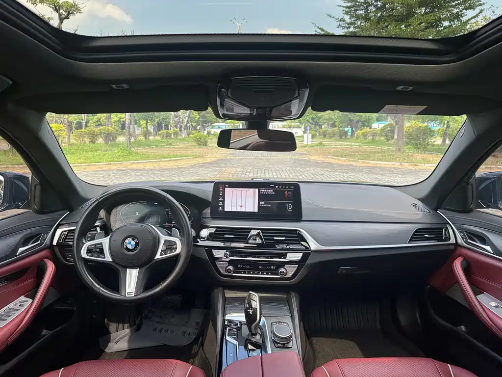 BMW 5 Series — фото 17