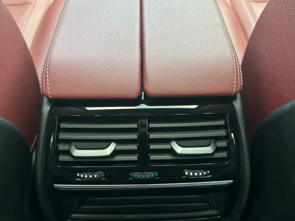 BMW 5 Series — фото 19