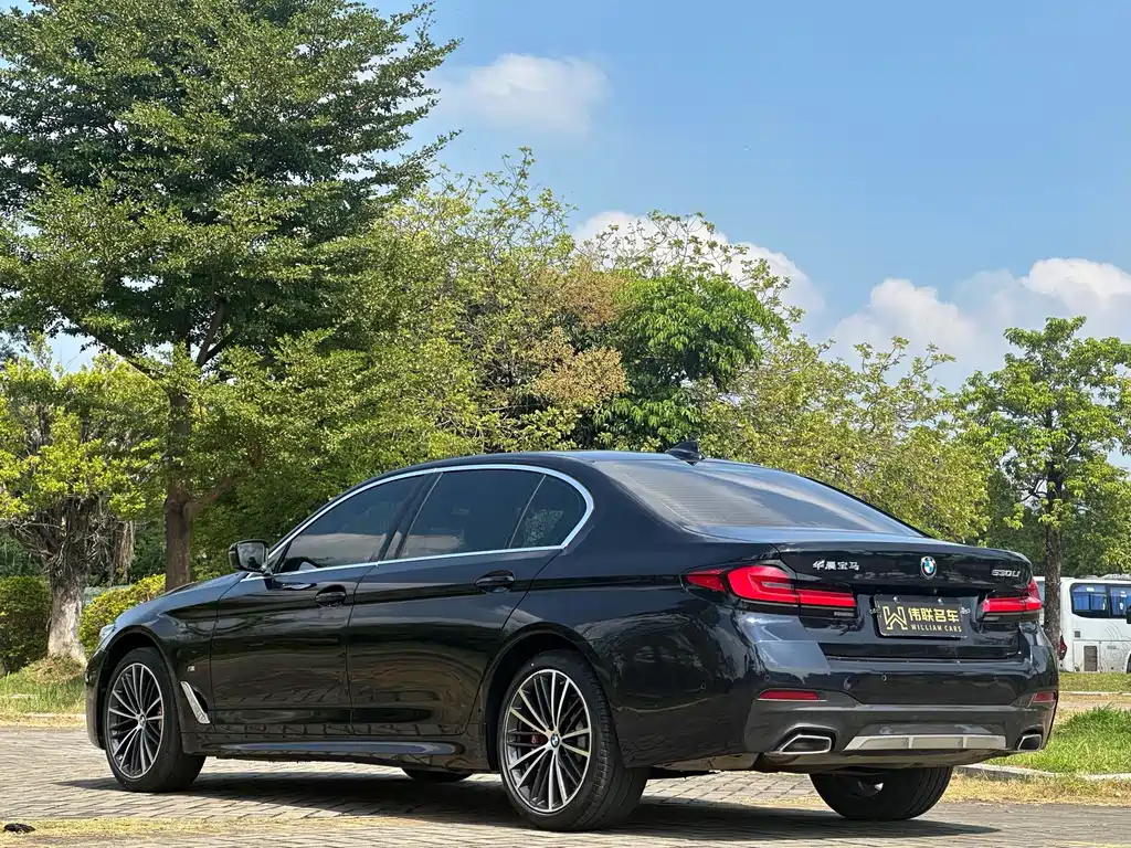 BMW 5 Series — фото 4