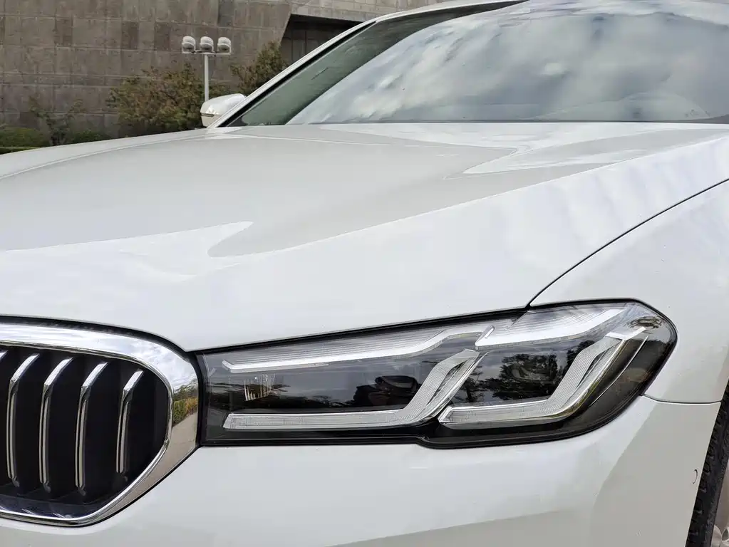 BMW 5 Series — фото 4