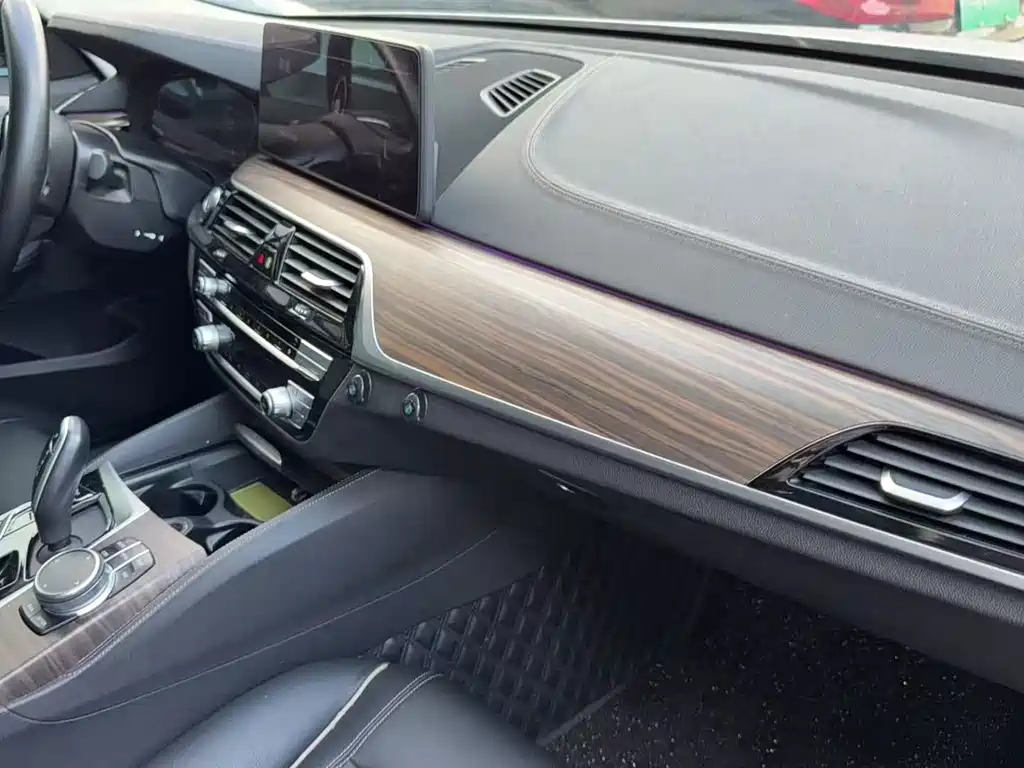 BMW 6 Series GT — фото 11