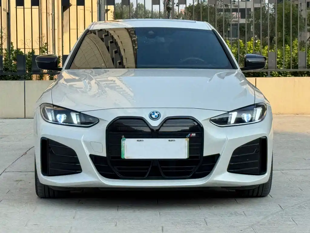 BMW i4 — фото 2