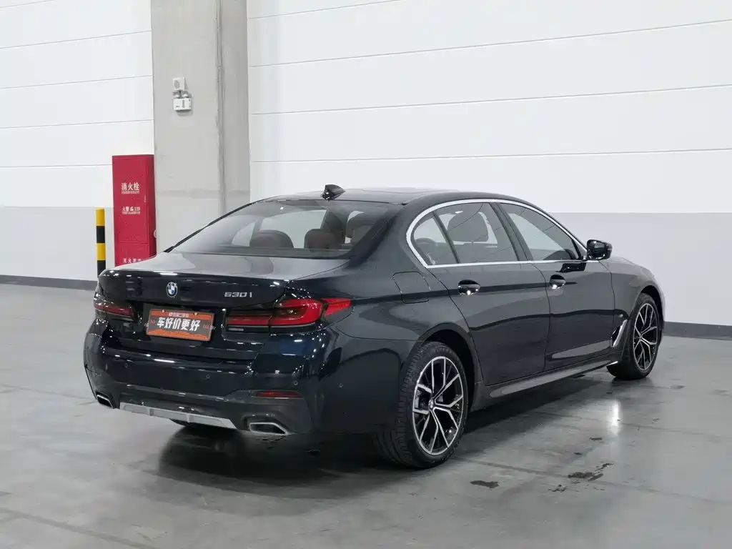 BMW 5 Series — фото 2